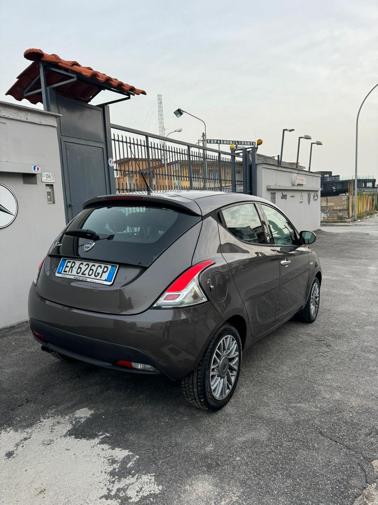 Lancia Ypsilon 1.2 69 CV 5 porte GPL Ecochic Gold