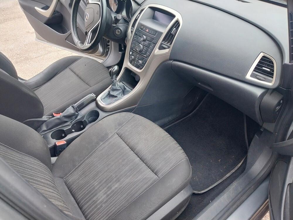 Opel Astra 1.6 115CV Sports Tourer Cosmo
