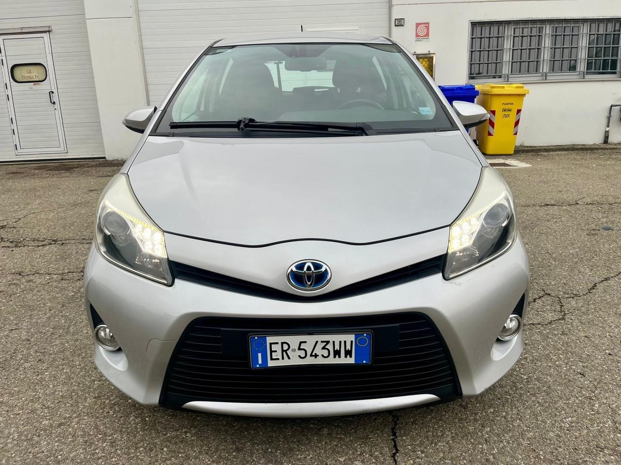 Toyota Yaris 1.5 Hybrid 104.000km 2013 perfetta