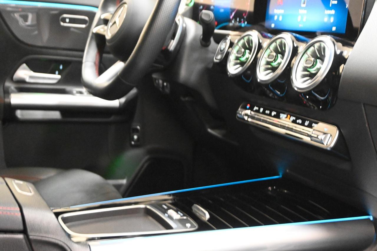 MERCEDES GLA (H247) GLA 180 d Automati...