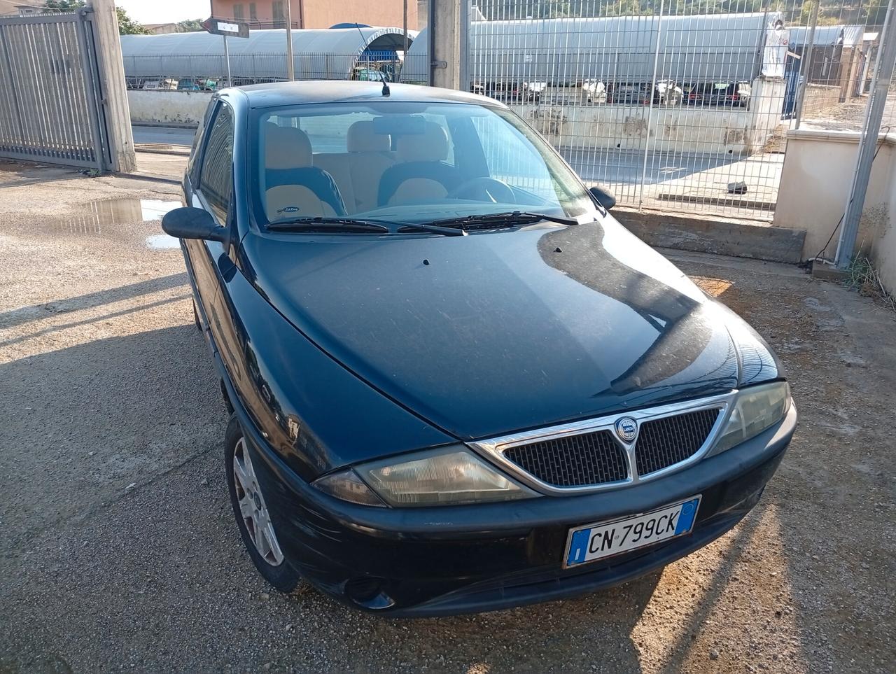 Lancia Ypsilon 1.2 Oro