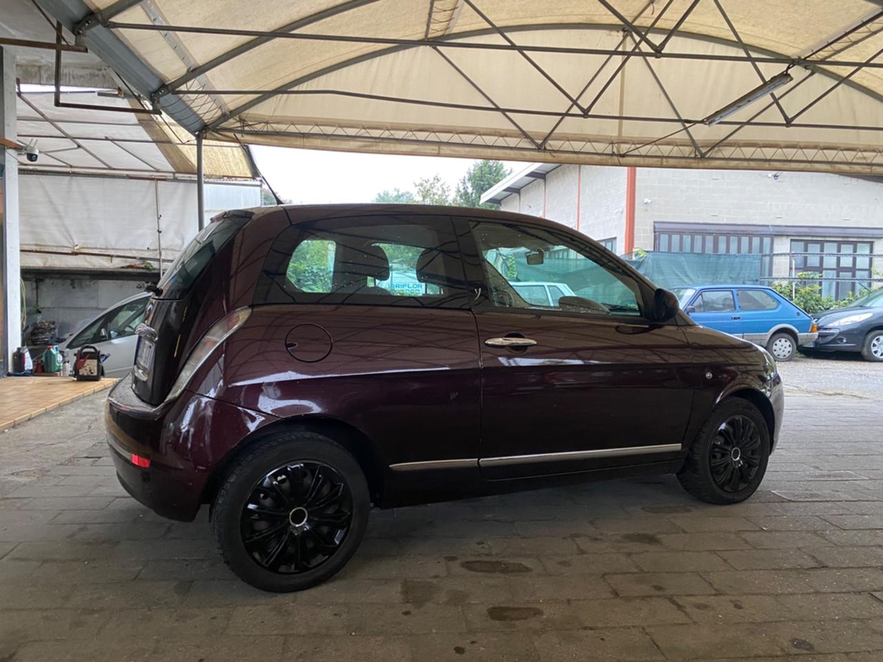 Lancia Ypsilon 1.2 Versus
