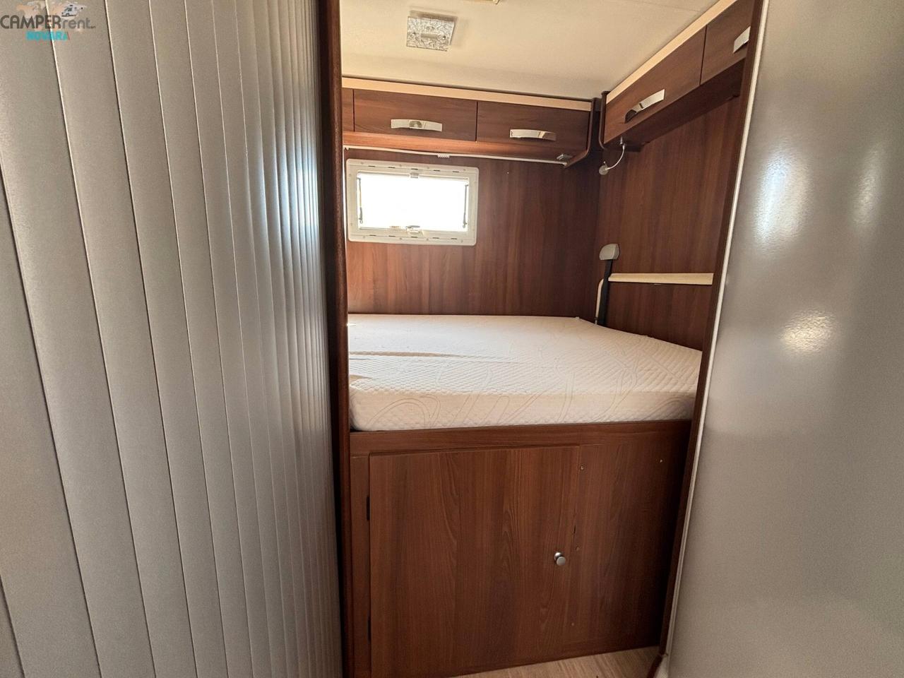 MCLOUIS TANDY 675G - Semintegrale con letto matrimoniale in coda ad altezza variabile