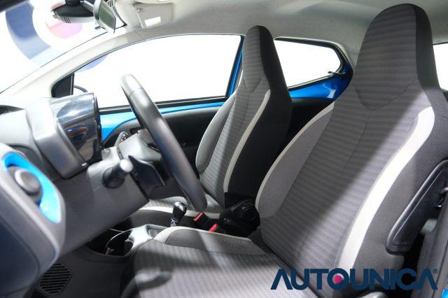 TOYOTA Aygo 1.0 VVT-i 72 CV 5 PORTE X-PLAY MMT NEOPATENTATI
