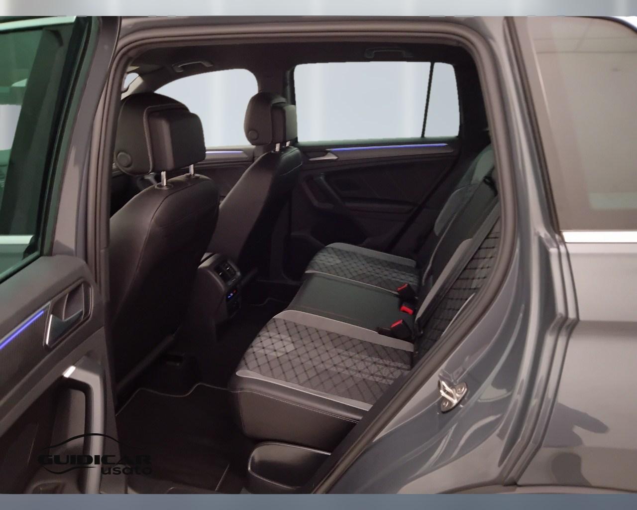 VOLKSWAGEN Tiguan II 2021 - Tiguan 2.0 tdi R-Line 150cv dsg