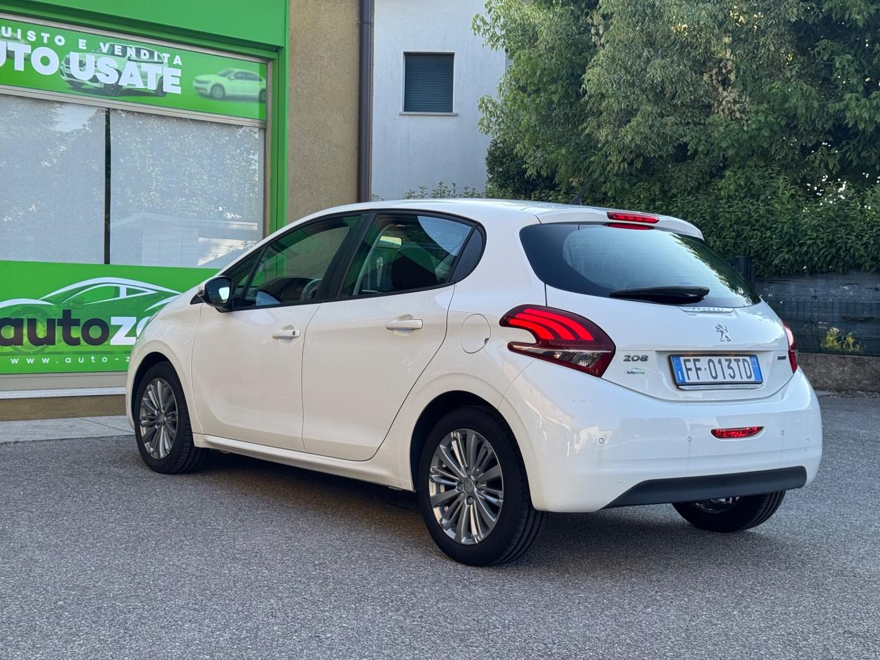 Peugeot 208 PureTech 82 5 porte Allure 36150km