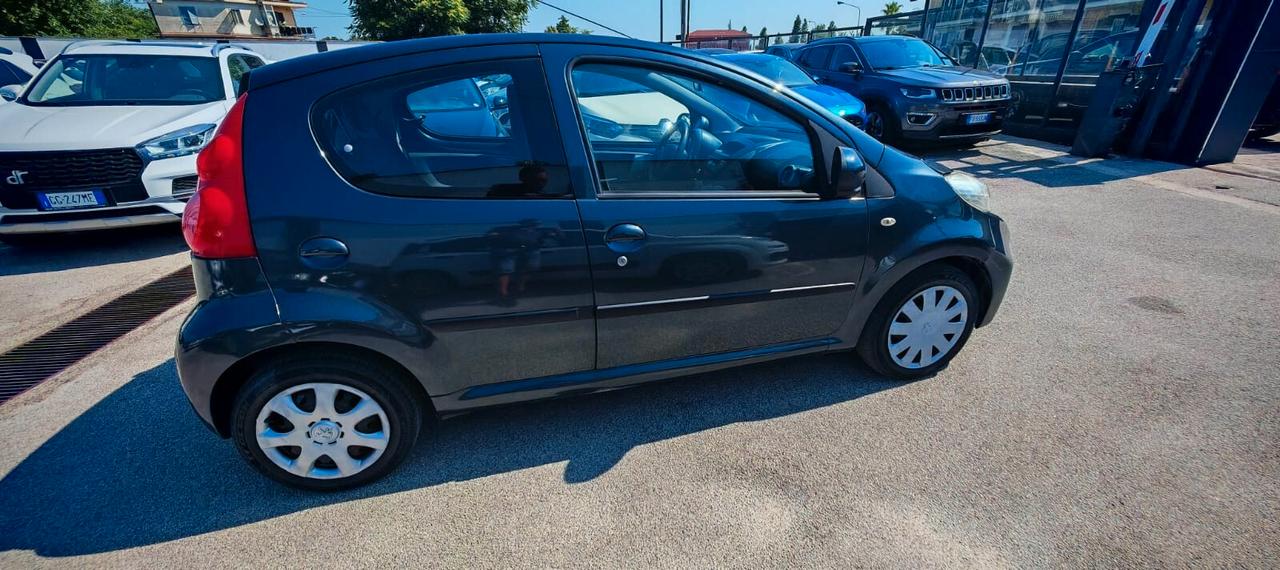 Peugeot 107 1.0 68CV 5p. Sweet Years 2Tronic