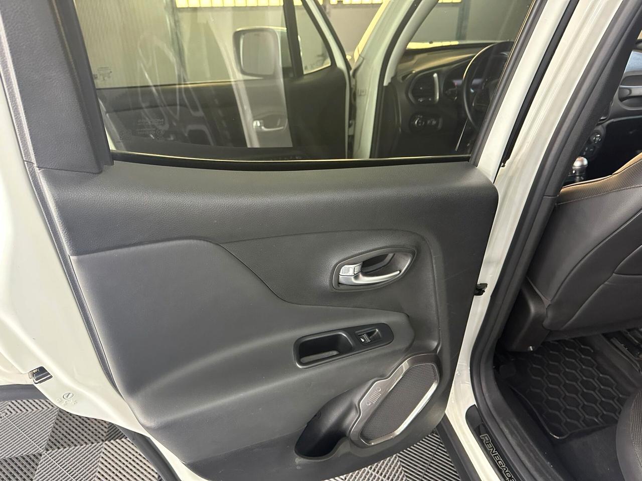 Jeep Renegade 1.6 Mjt DDCT 120 CV Longitude