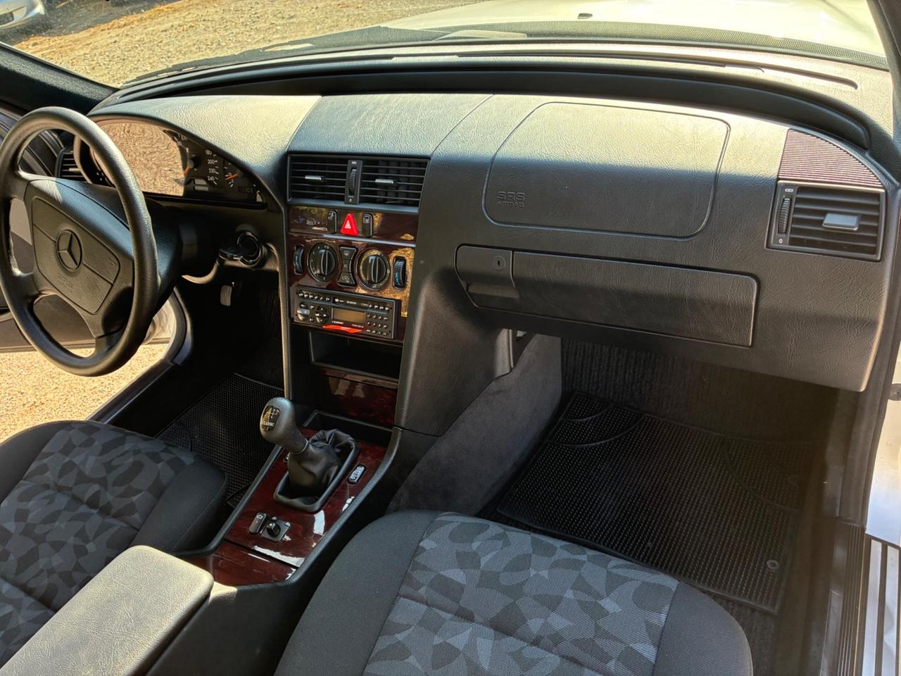Mercedes-benz C 180 benzina 24.000 km pari nuovo