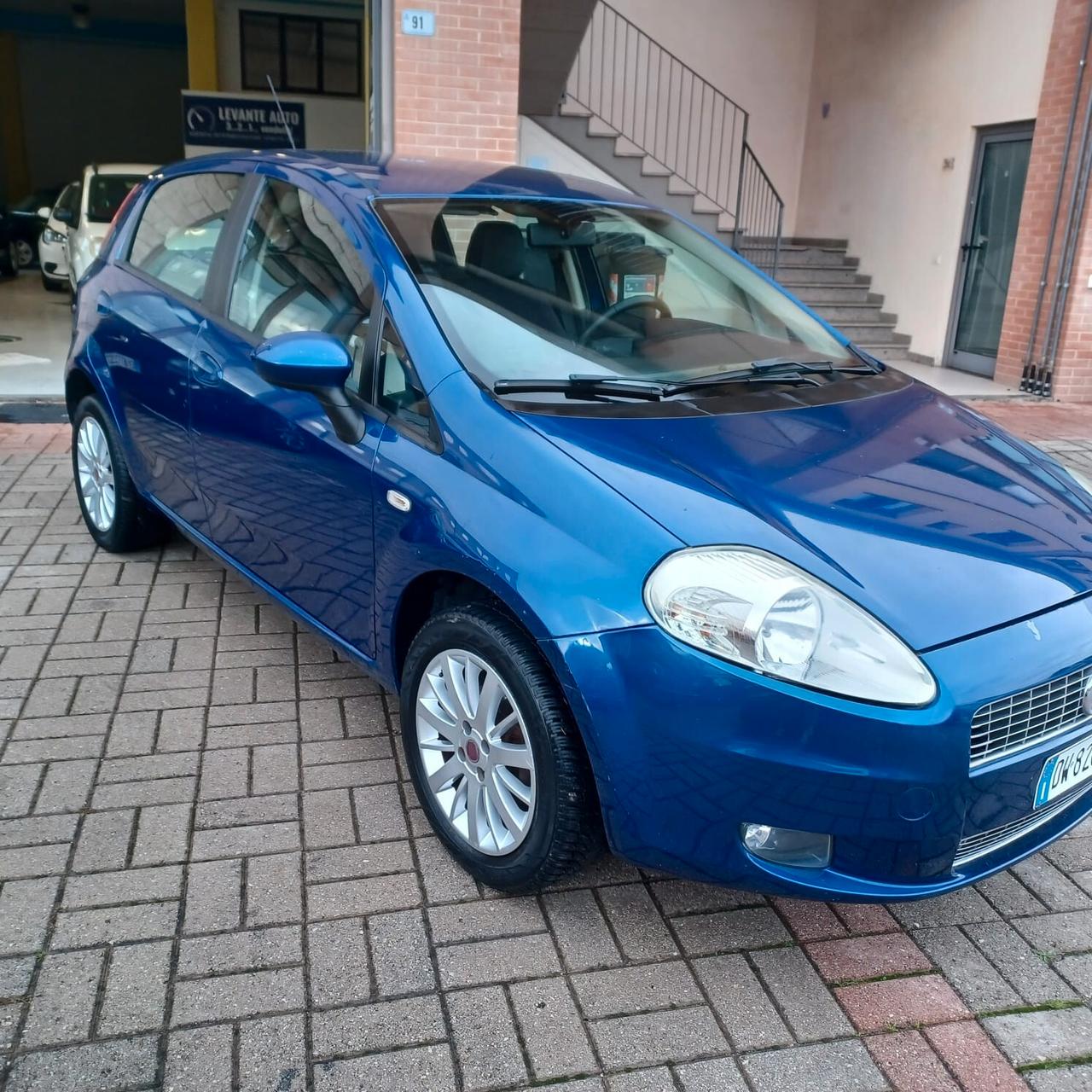 NEOPATENTATI G. PUNTO 1.4 BENZINA / METANO DI FABBRICA