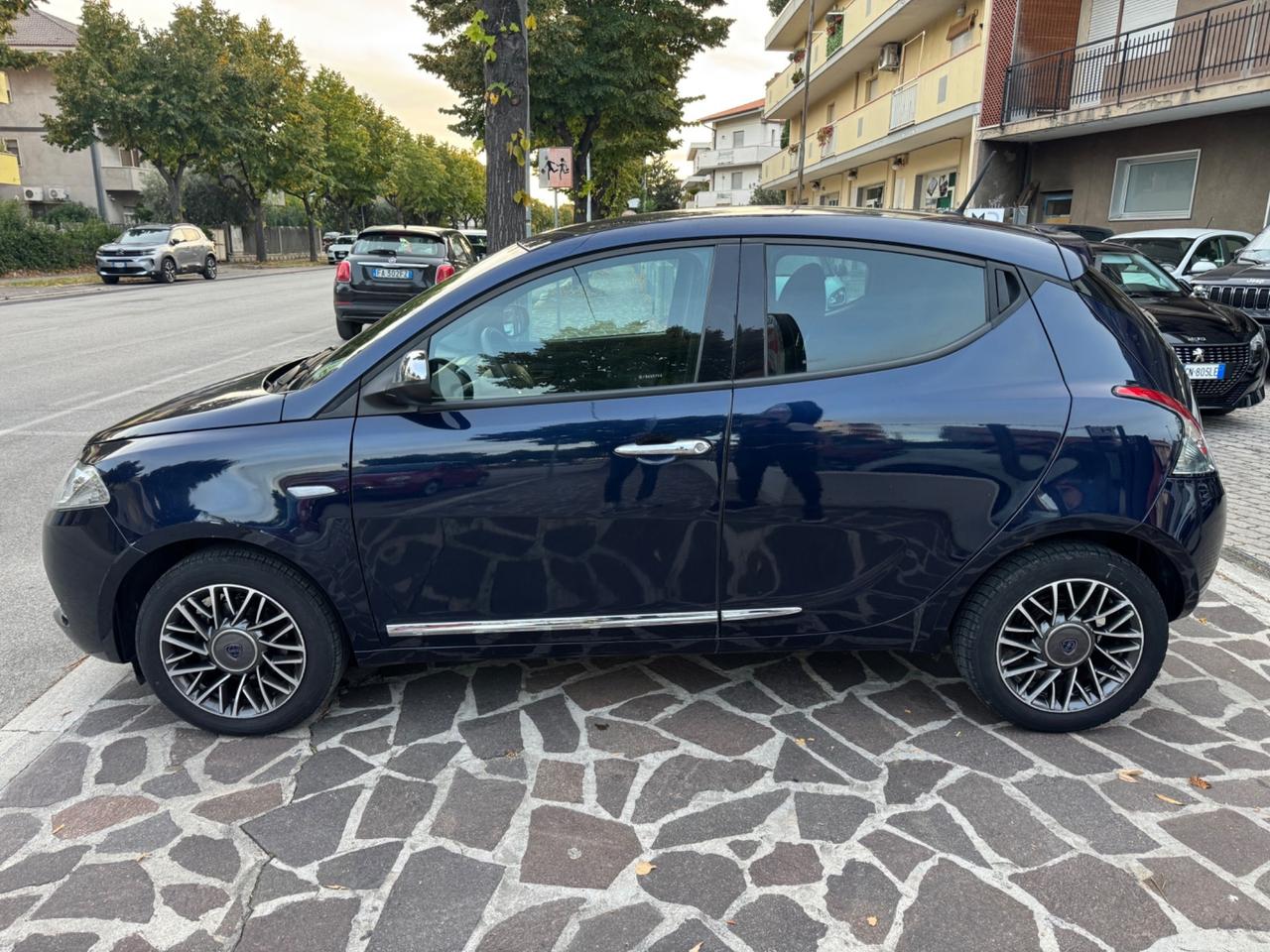 Lancia Ypsilon 1.2 69 CV 5 porte S&S Platinum (15 mila km!)