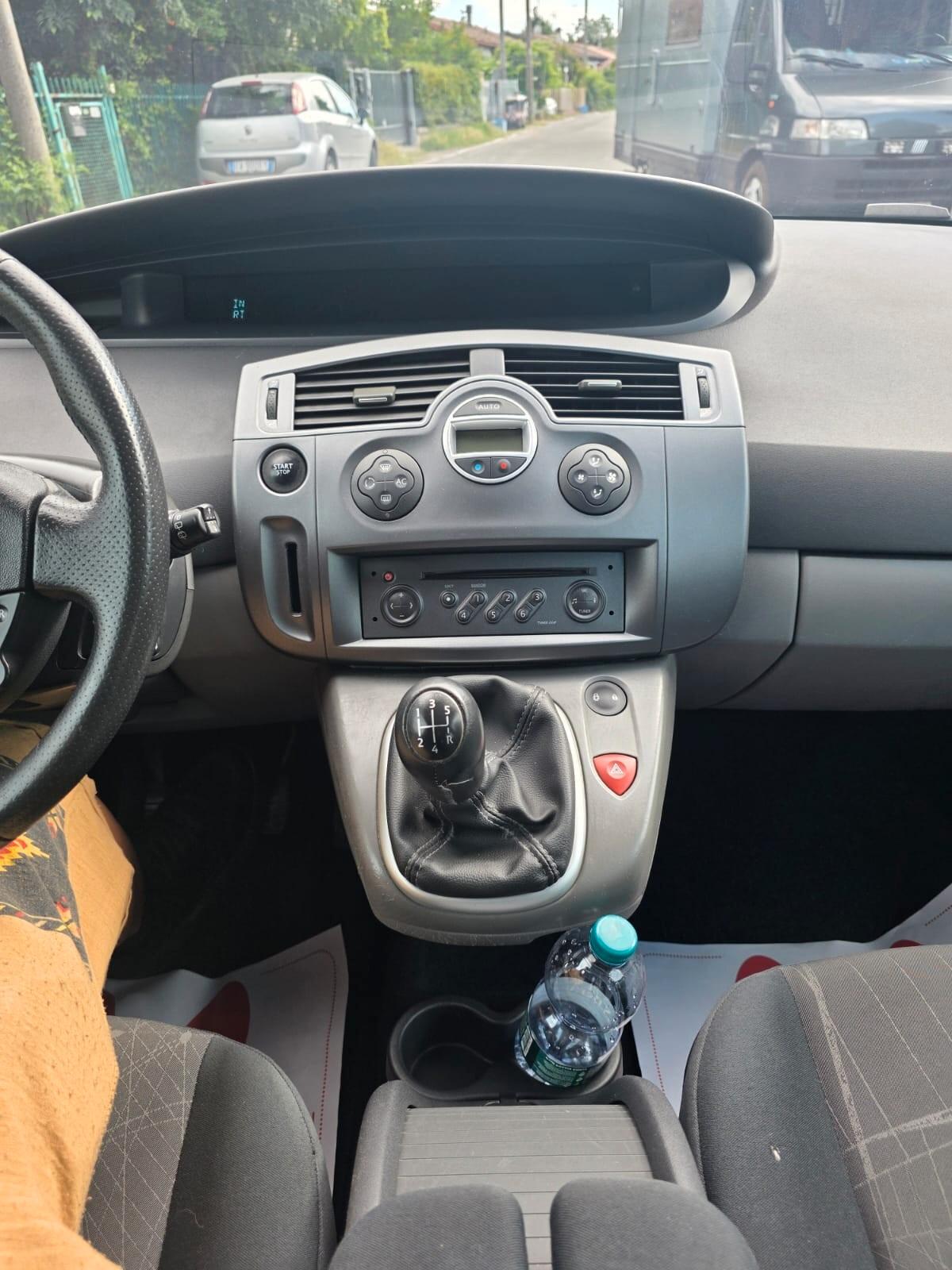 Renault Scenic Grand Scénic 1.6 16V Luxe Dynamique