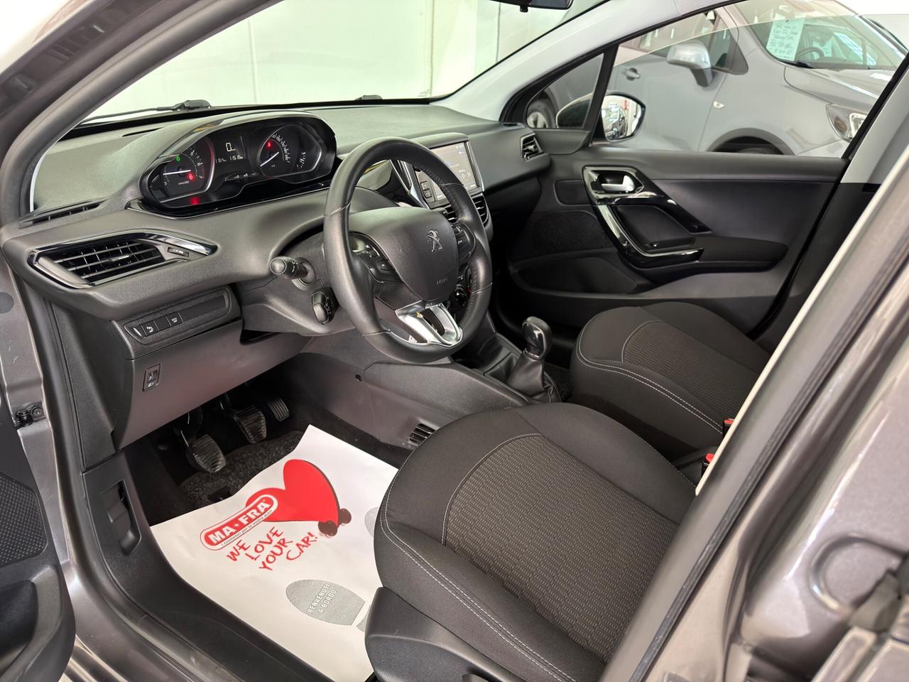Peugeot 208 PureTech 82 5 porte Allure