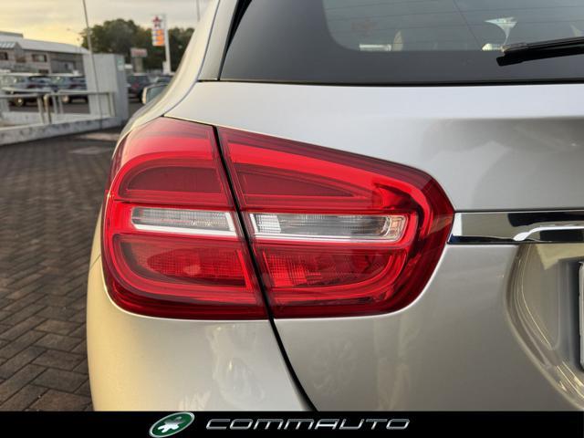 MERCEDES-BENZ GLA 200 d Automatic 4Matic Sport
