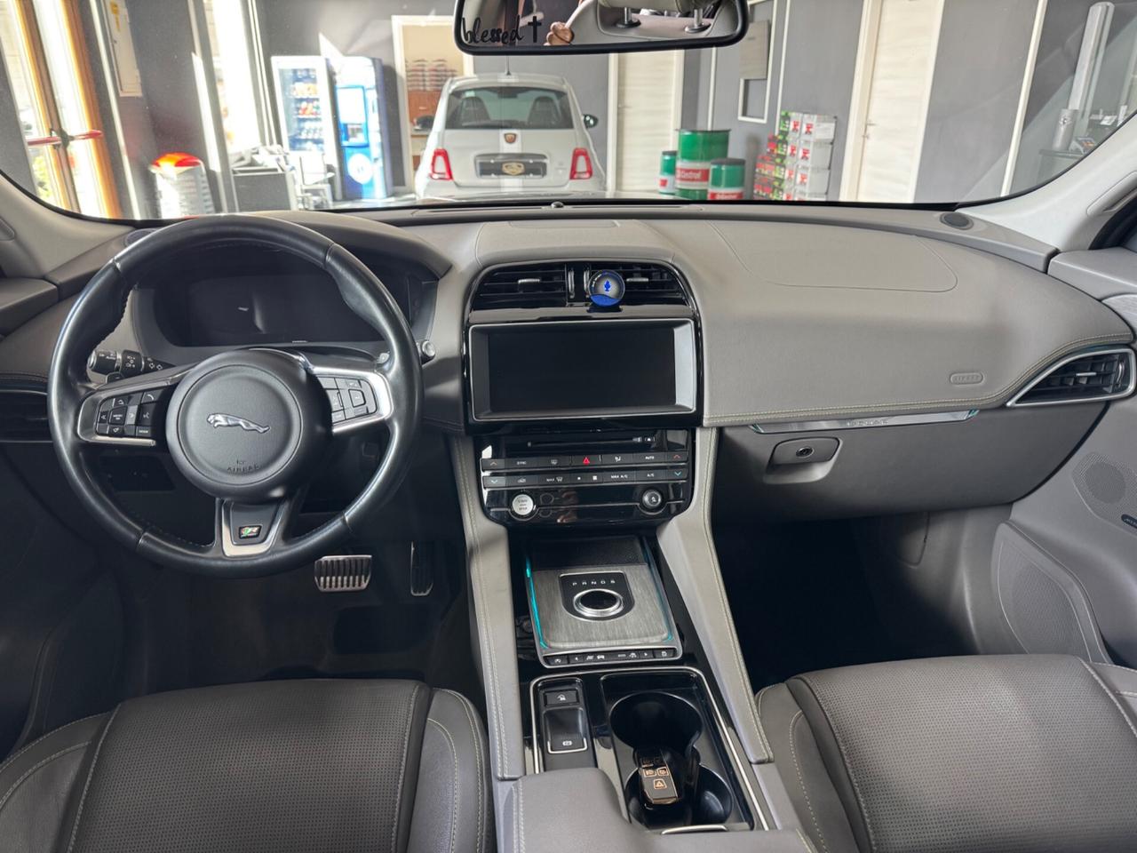 Jaguar F-Pace 2.0 D 180 CV AWD R-Sport