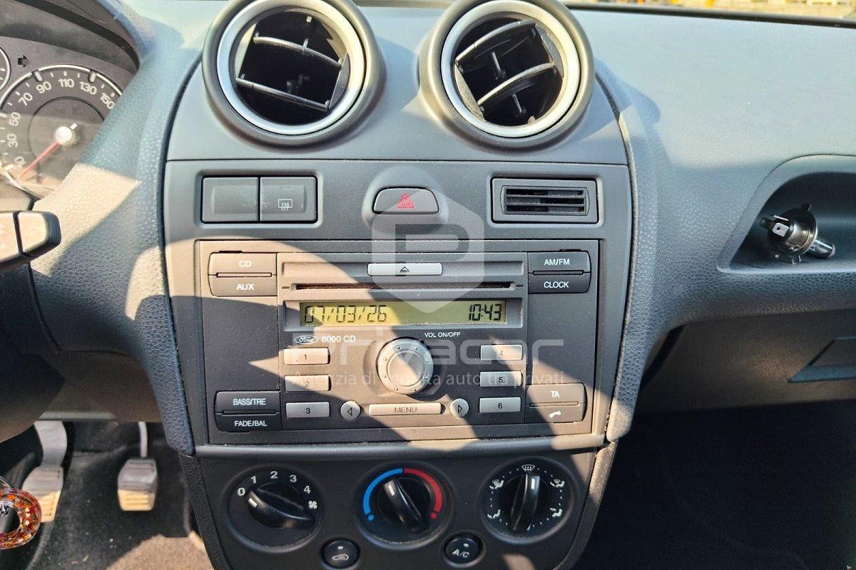 FORD Fiesta 1.2 16V 3p. Ghia