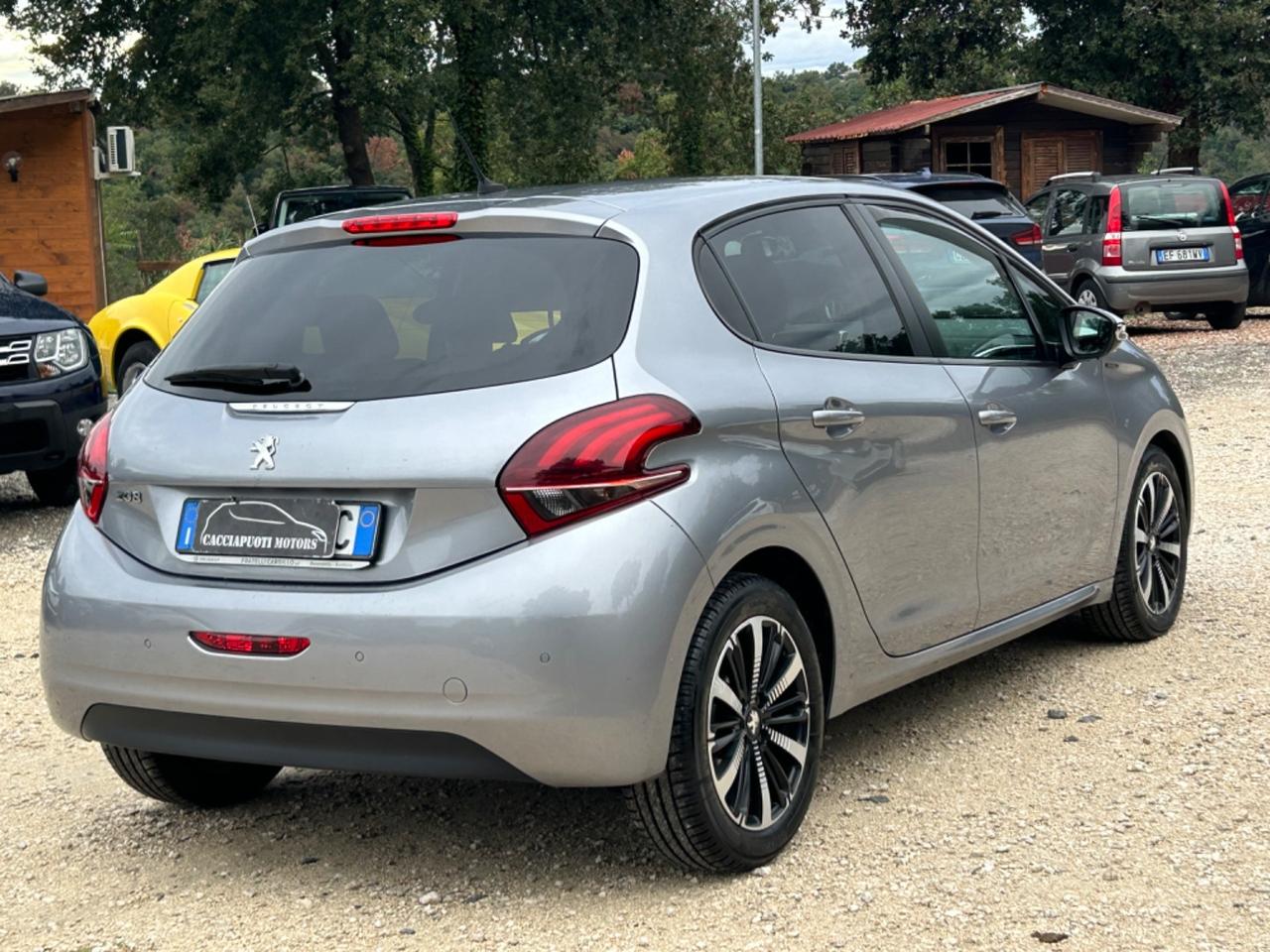 Peugeot 208 BlueHDi 100 S&S 5 porte Signature