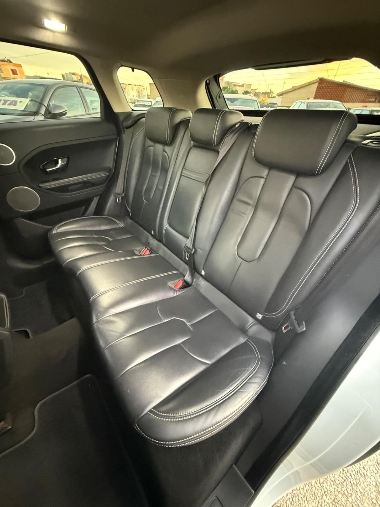 Land Rover Range Evoque 2.2 TD4 5p. Dynamic