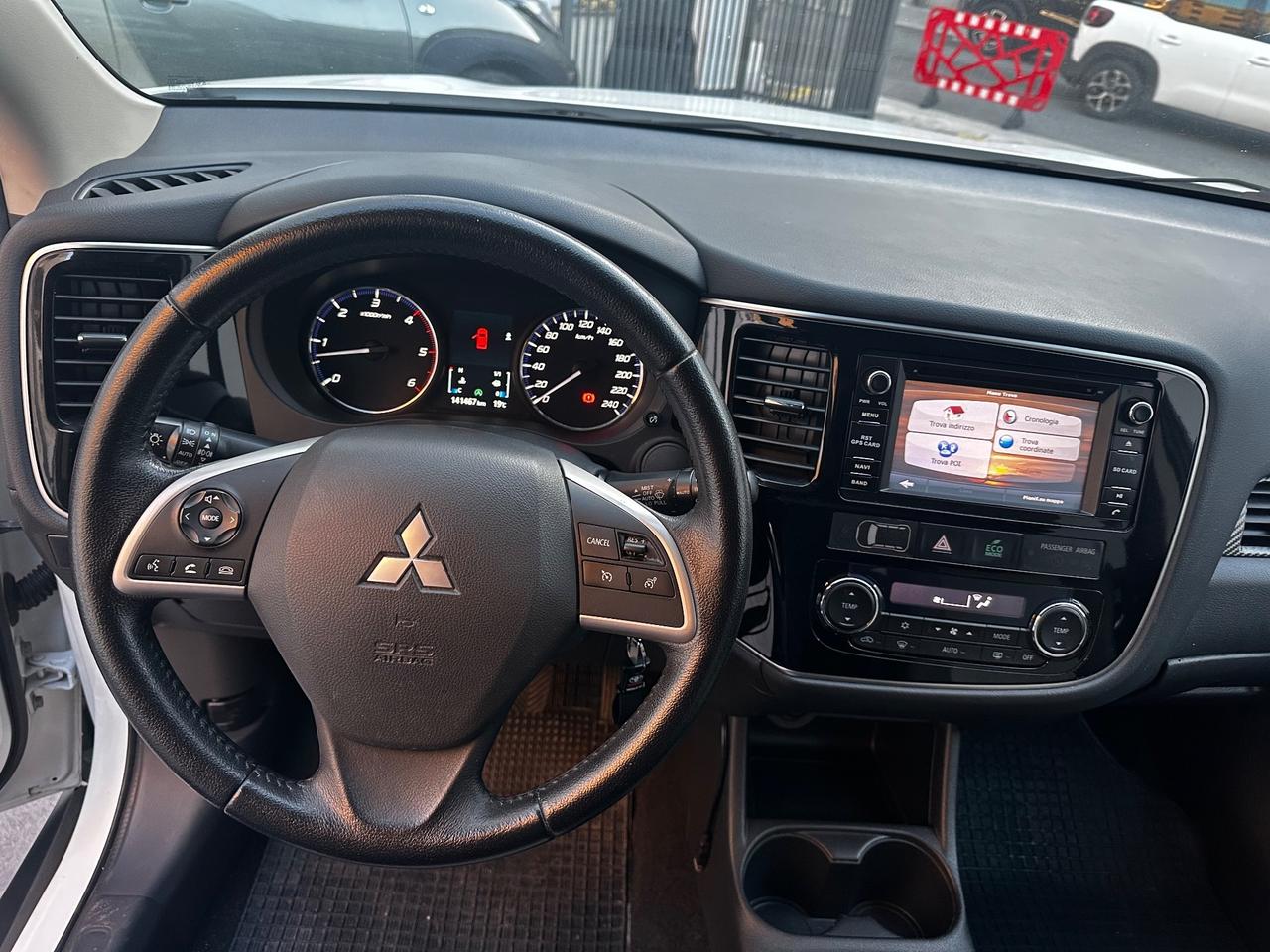 Mitsubishi Outlander 2.2 DI-D 4WD Intense