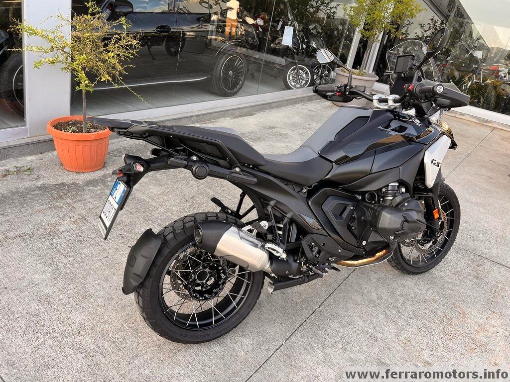 Bmw R 1300 GS triple black a 219 euro al mese senza anticipo