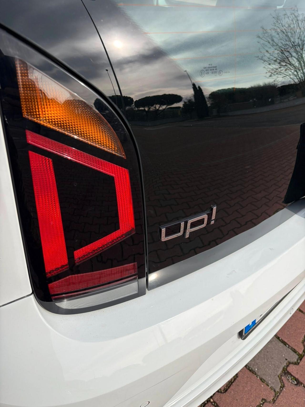 VOLKSWAGEN UP! 1.0cc MUVI 5Porte