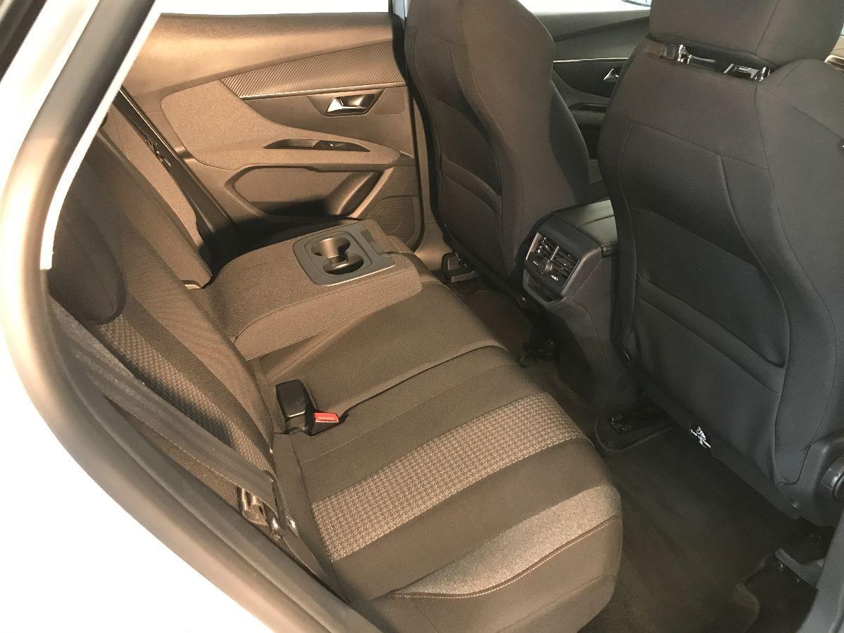 PEUGEOT 3008 1.6 BlueHDi 120cv EAT6 Active