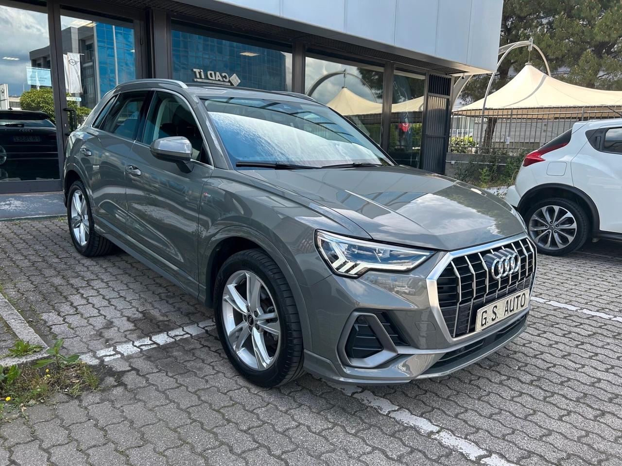 Audi Q3 35 1.5 tfsi mhev S line edition s-tronic