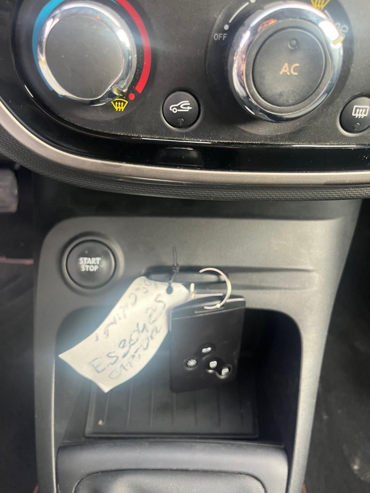 Renault Captur 0.9 Benzina - Neopatentati