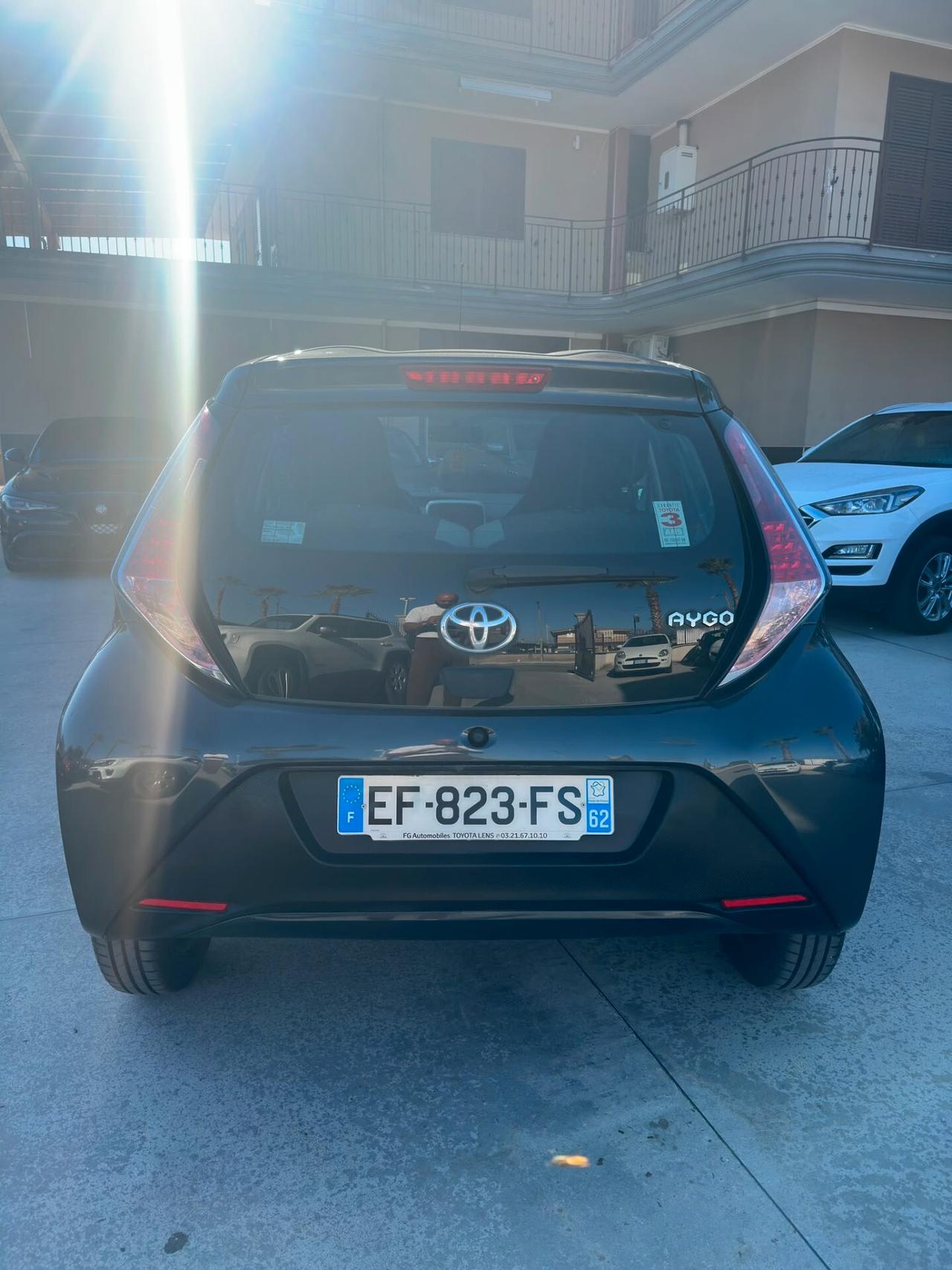 Toyota Aygo 1.0 VVT-i 69 CV 5 porte x-cite