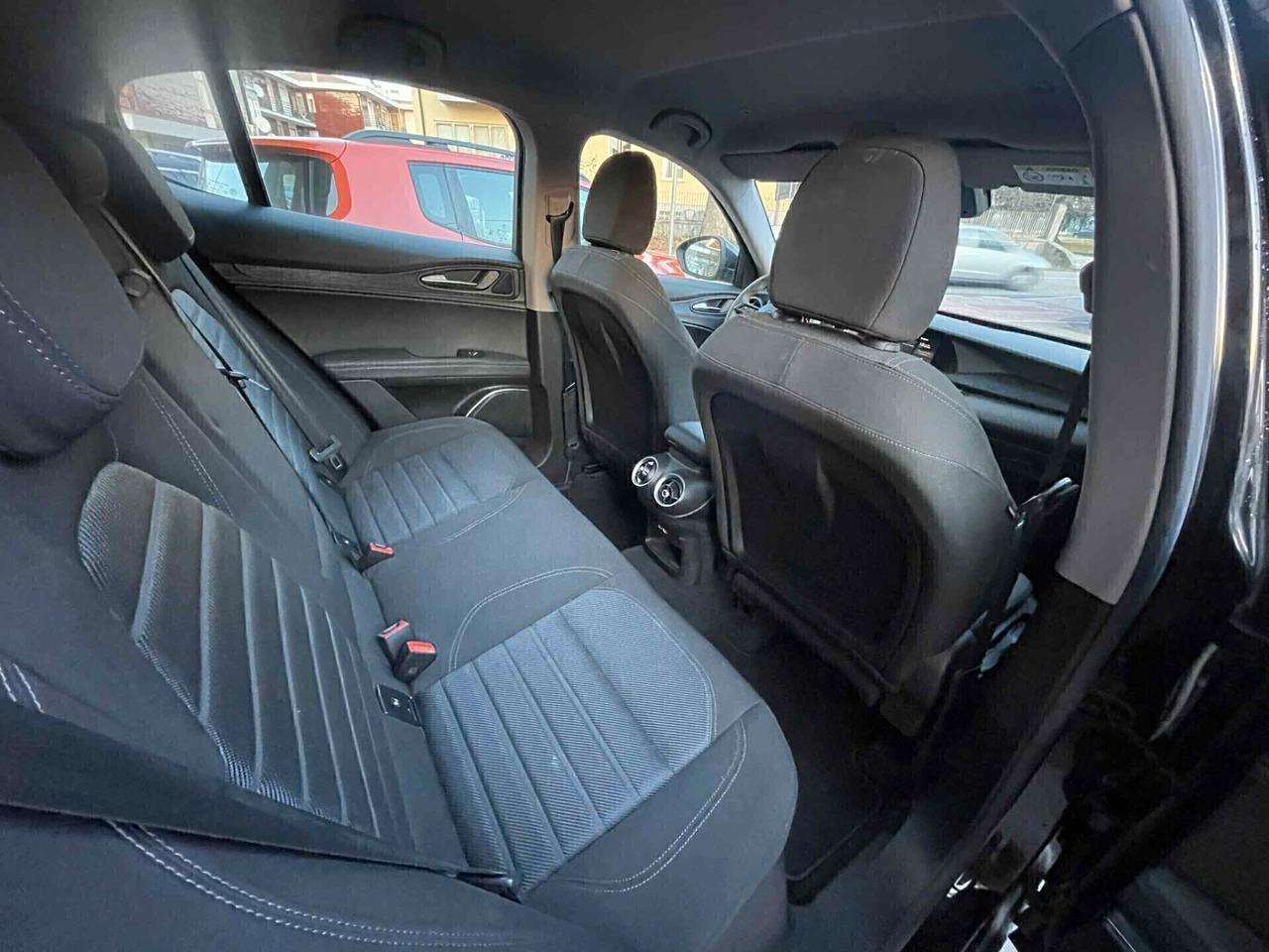 Alfa Romeo Stelvio 2.2 Turbodiesel 160 CV AT8 RWD Business