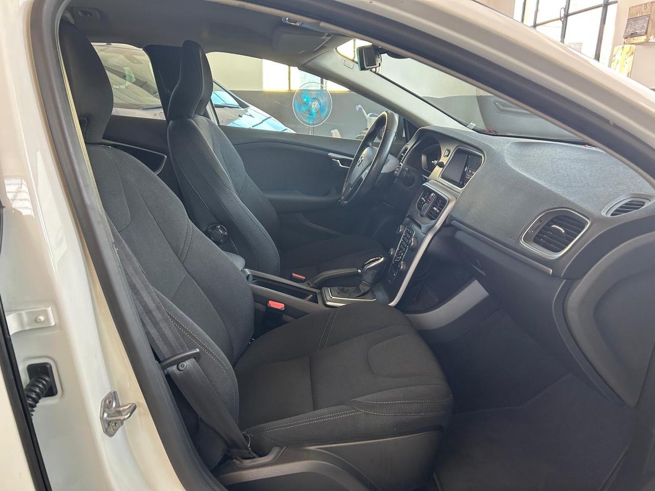 Volvo V40 D2 Geartronic Business