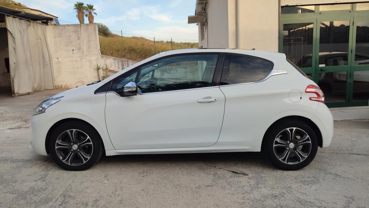 Peugeot 208 1.4 HDI TETTO PANORAMICO