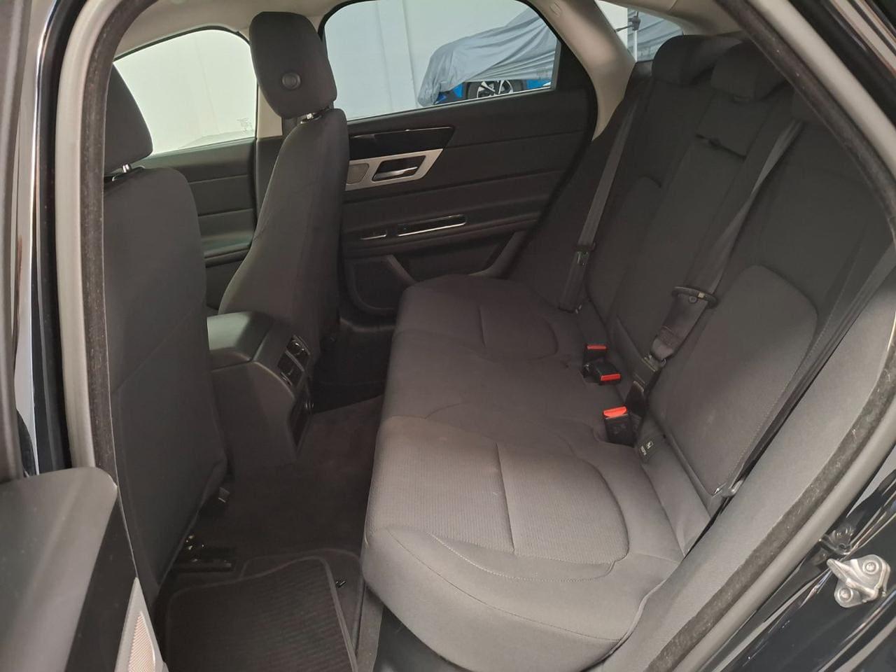 JAGUAR XF 2ª serie (X260) XF 2.0 D 180 CV aut...