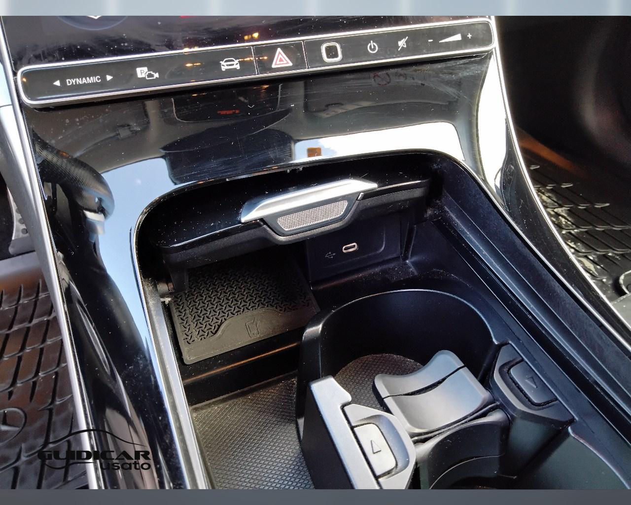 Mercedes-Benz Classe C-S206 SW 2021 - C SW 220 d mhev AMG Line Advanced 4matic 197cv auto