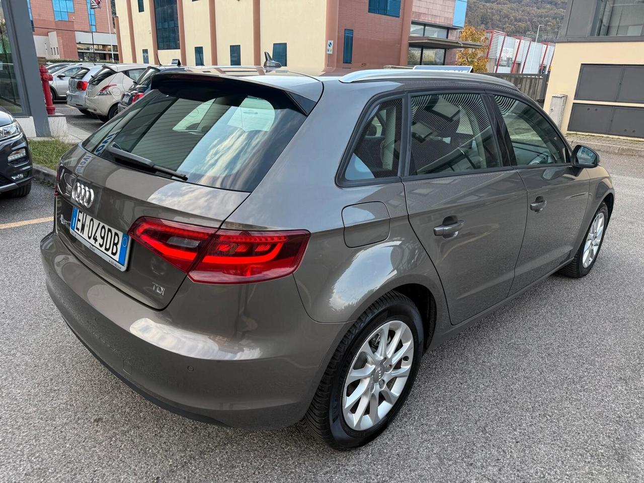 Audi A3 SPB 1.6 TDI 105 CV CR Attraction ***OK PER NUOVI NEOPATENTATI***