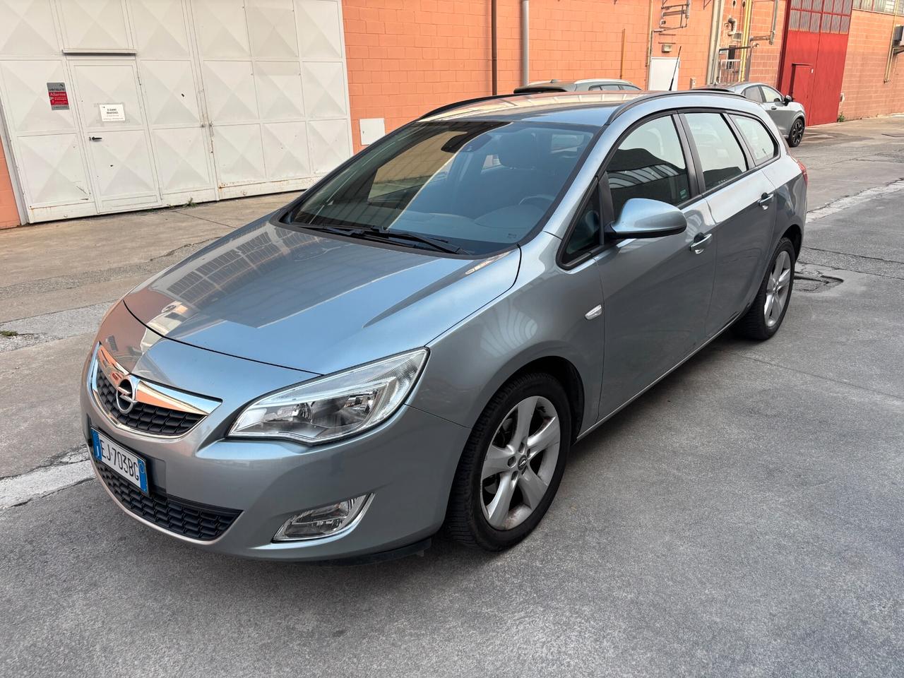 Opel Astra 1.6 115CV Sports Tourer Cosmo