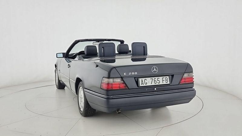 Mercedes-Benz Serie E E 200 cat Cabriolet ASI