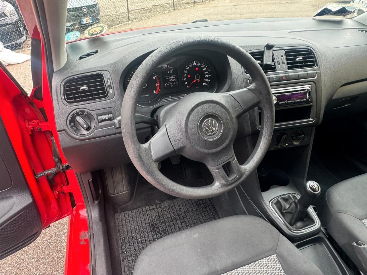 Volkswagen Polo 2010 1.2 Benz TRENDLINE 137.000 KM