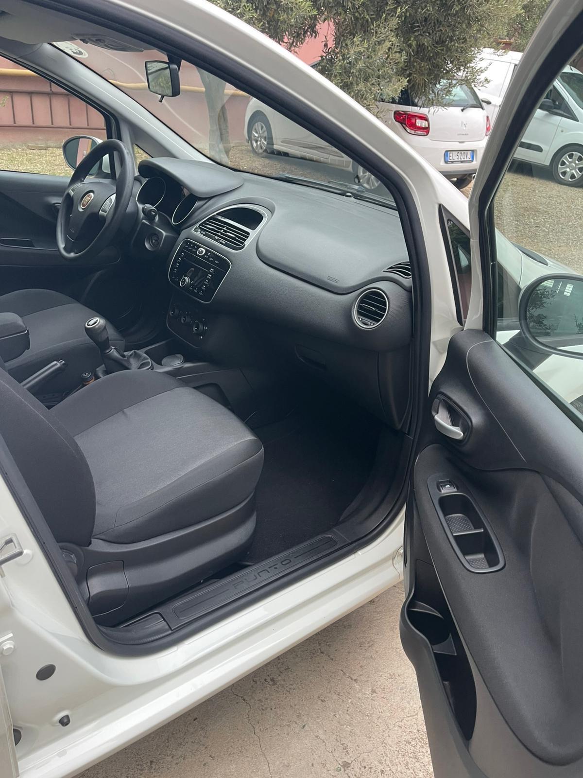 Fiat Punto 1.3 MJT II S&S 95 CV 5 porte Street