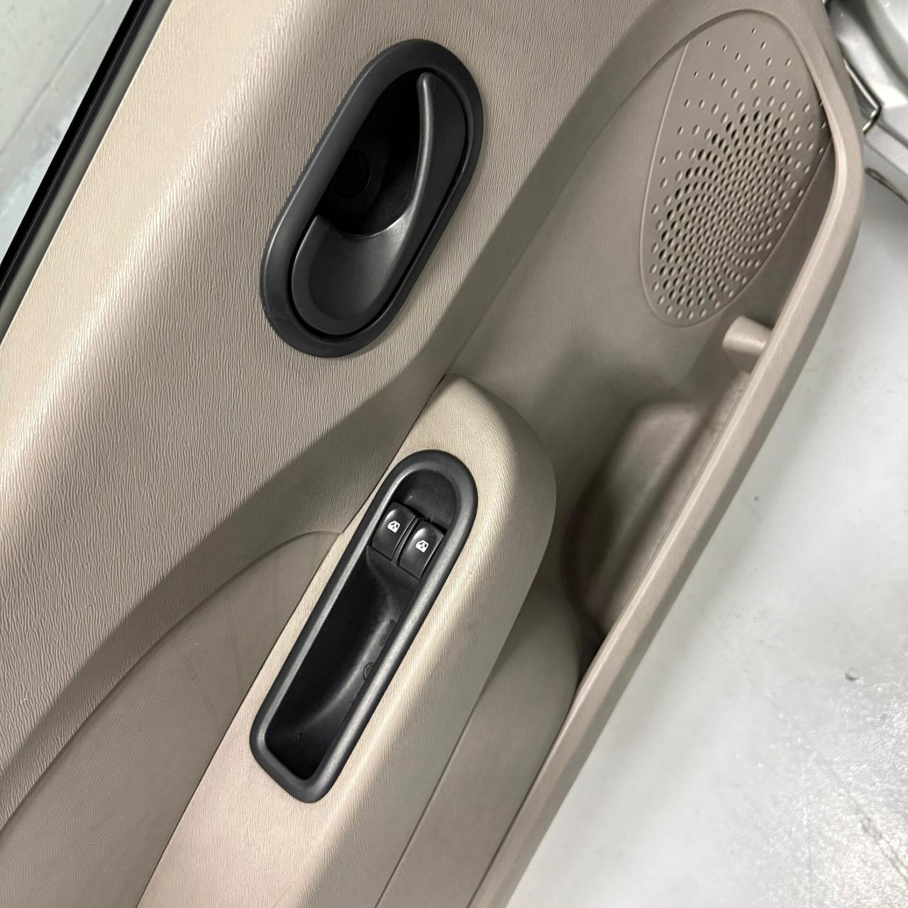 Renault Twingo 1.2 16V Le Iene NEOPATENTATI