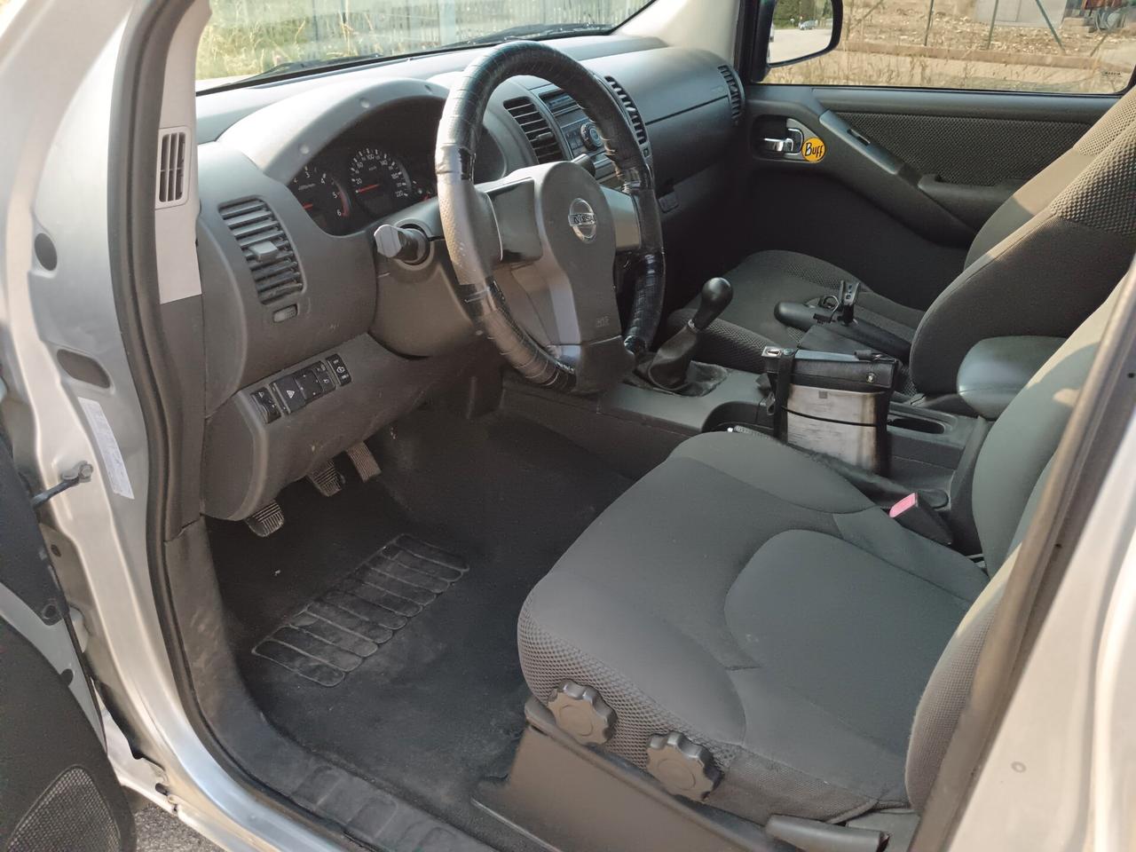 nissan navara doppia cab.