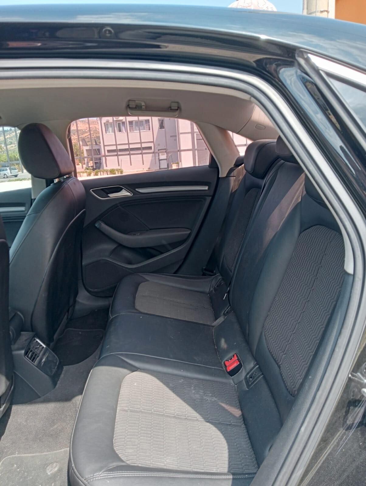 Audi A3 Sedan 1.6 TDI clean diesel quattro edition