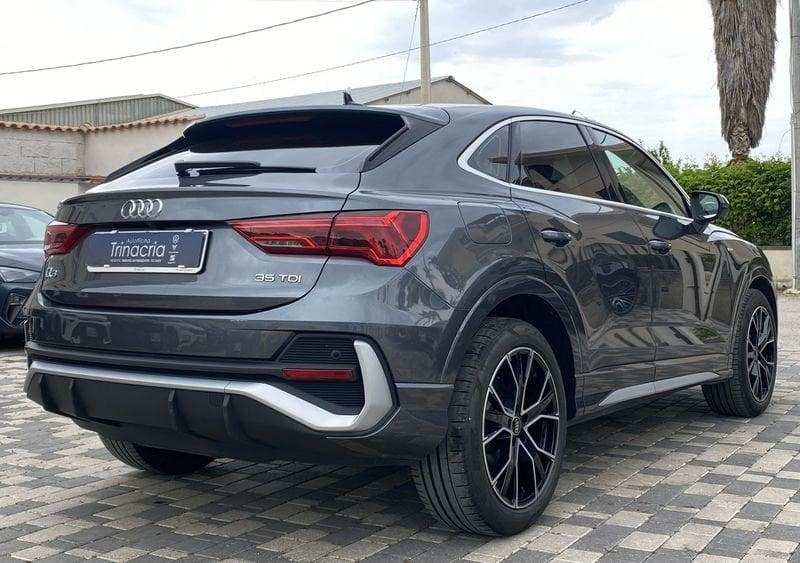 Audi Q3 Sportback S Line interno ed esterno 2.0 TDI 150CV s-tronic 35