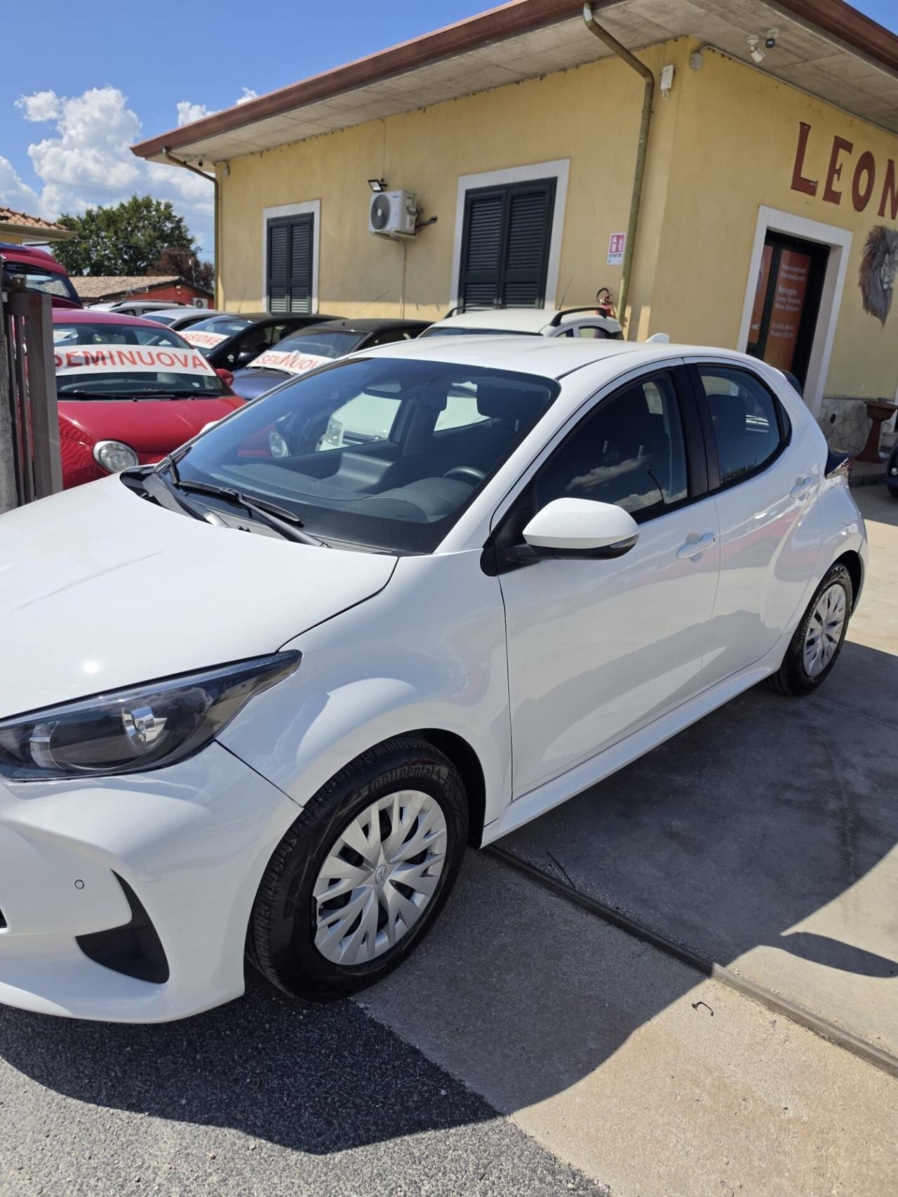 Toyota Yaris 1.5 Hybrid 5 porte Trend 6500 km automatico full