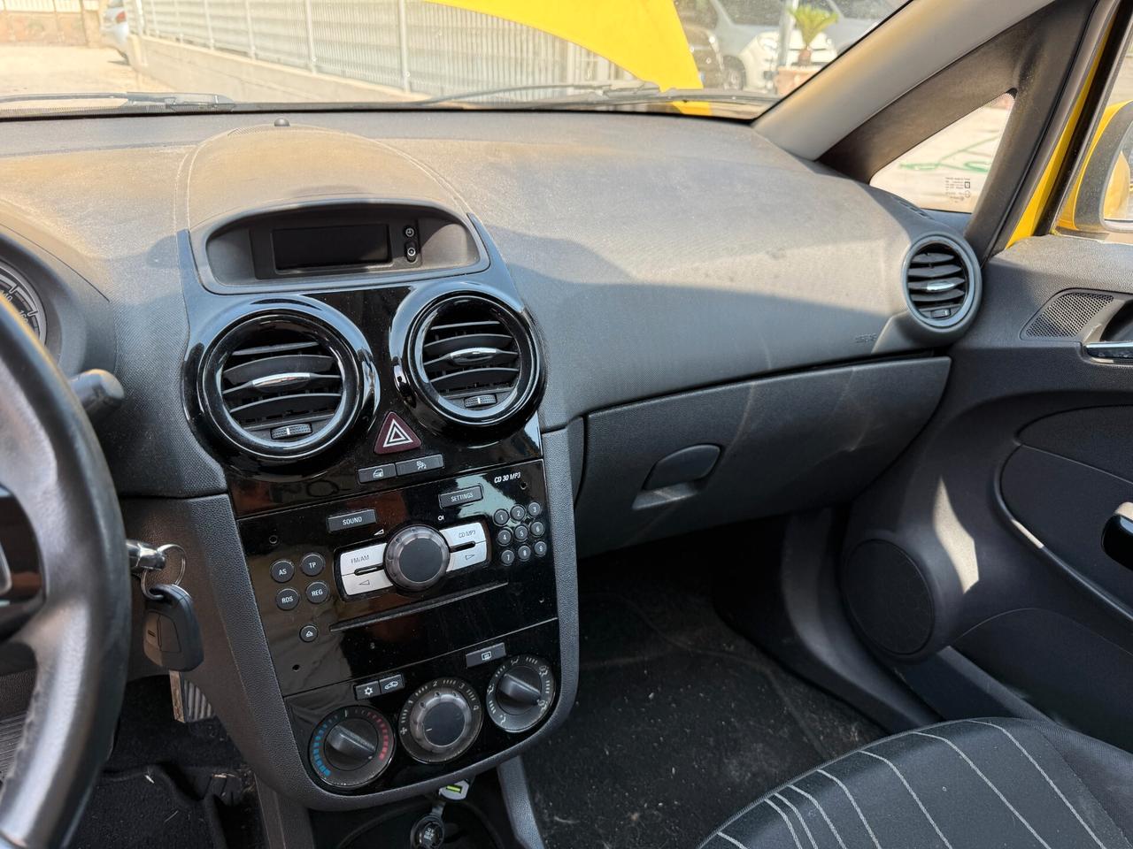 OPEL CORSA 2010 1.2 BENZ 85 CV *CAMBIO AUTOMATICO ?