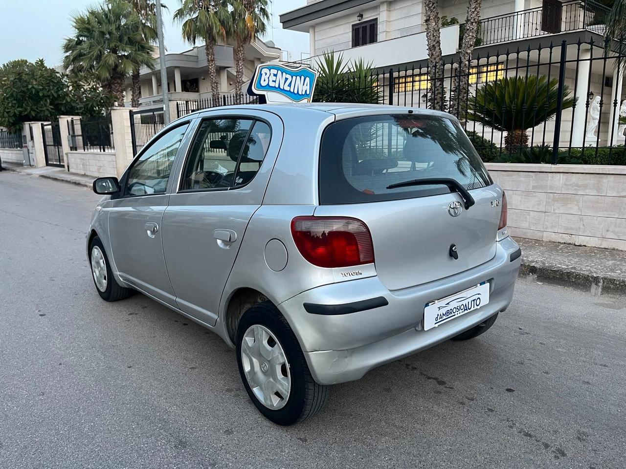 Toyota Yaris 1.0 benzina 5 porte Clima+Idroguida