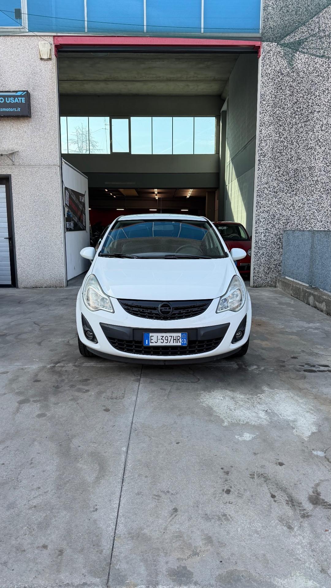 Opel Corsa 1.2 3 porte Club