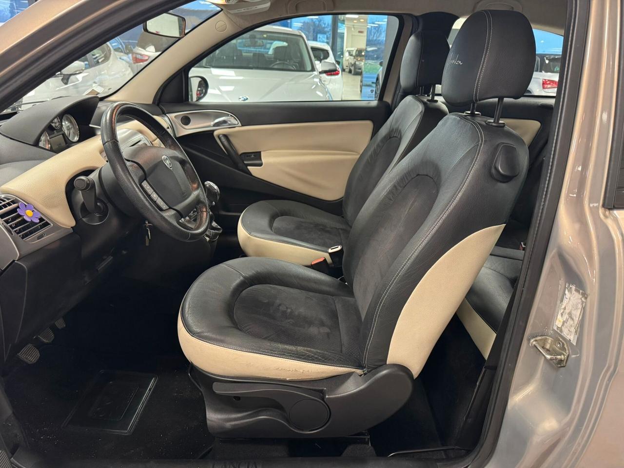 Lancia Ypsilon 1.2 Versus