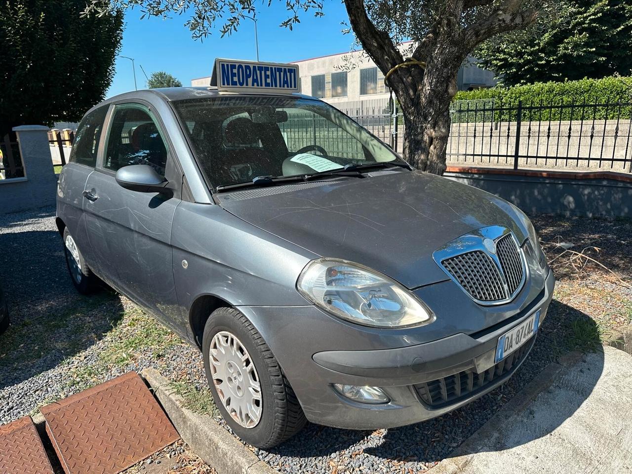 Lancia Ypsilon NEOPATENTATI PROMO SETTIMANALE