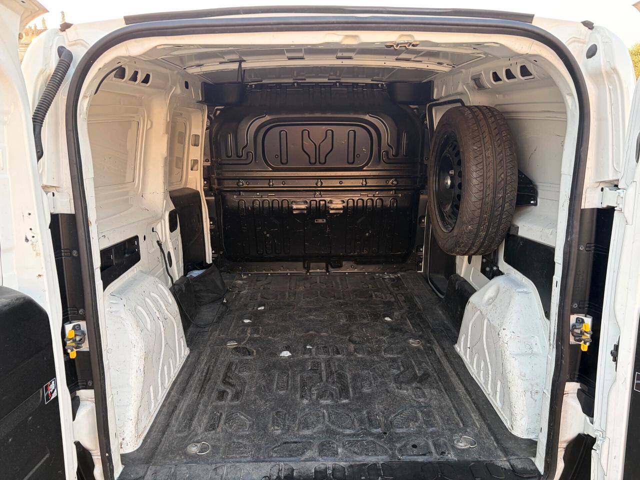 Fiat Doblo Doblò 1.4 T-Jet Natural Power PL-TN Cargo Maxi Lamierato